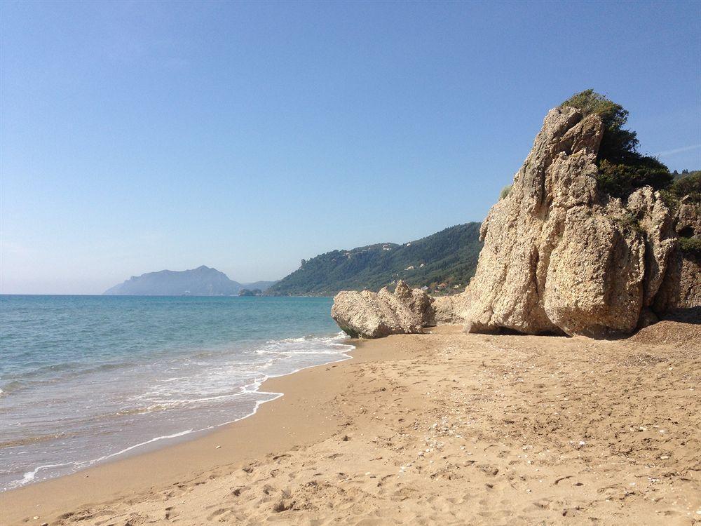 Pink Palace Beach Resort アギオス・ゴルディオス エクステリア 写真