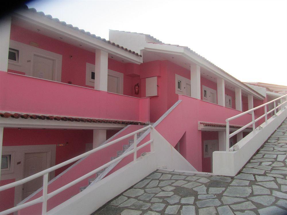 Pink Palace Beach Resort アギオス・ゴルディオス エクステリア 写真